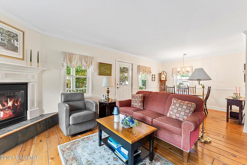 5th image of 83 Catherine Street
