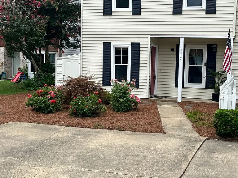 337 Hutton Cir — Photo 44