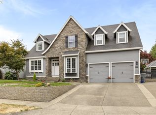 525 NW Hillcrest Loop, McMinnville, OR