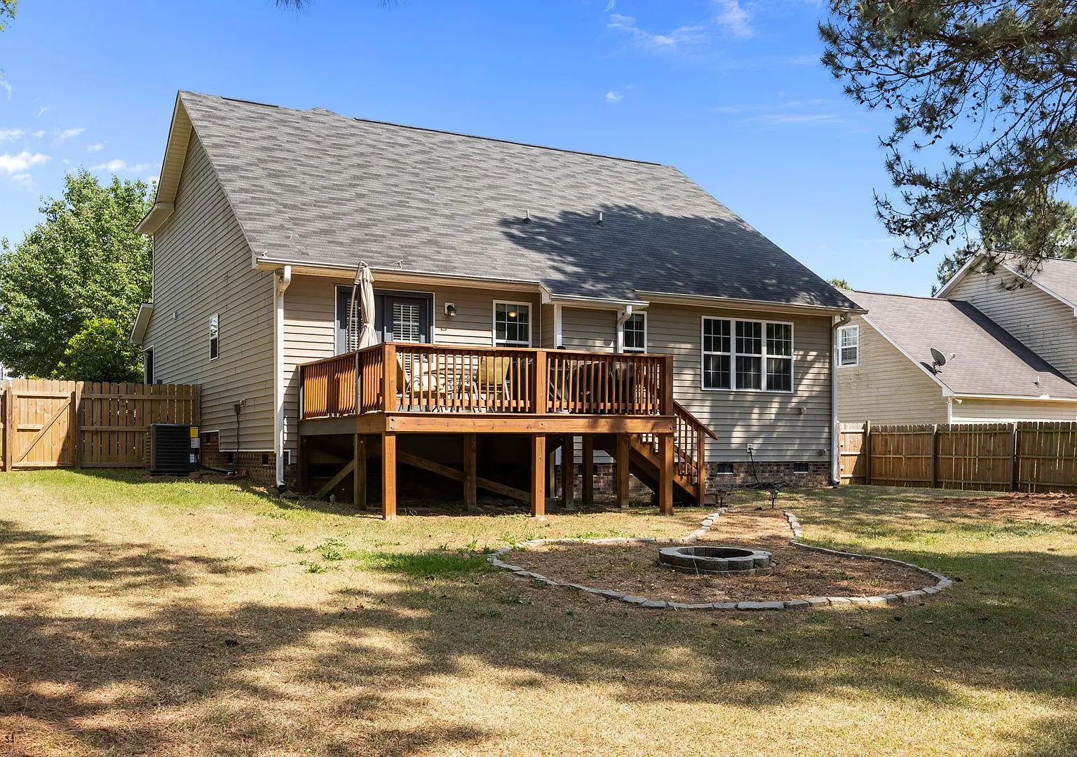 Colonial Hills Hideaway - Fully Furnished Month to Month/Short Term Rental! — Photo 3