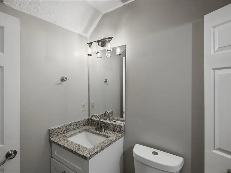 218 Mill Creek Pl — Photo 16