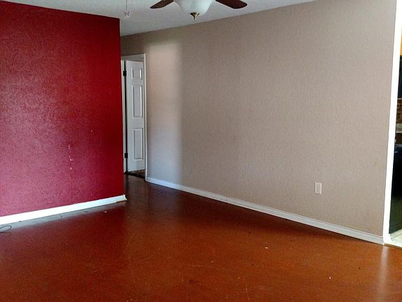 3rd image of 2335 NW 43rd St