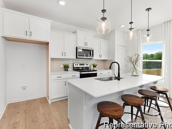 4th image of 491 White Hare Ln #75