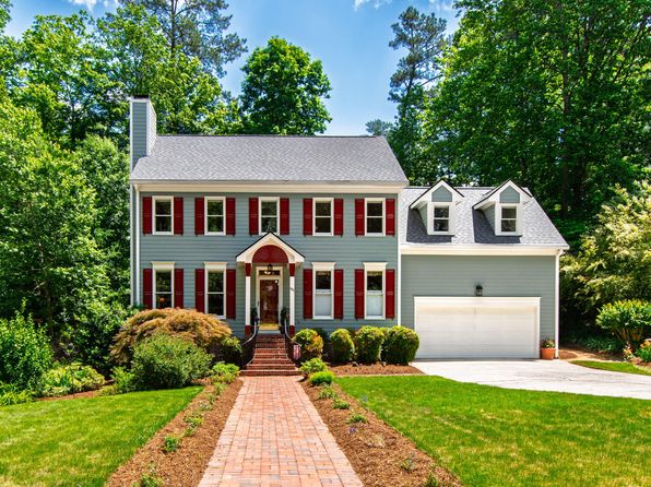 105 Juniper Ct, Carrboro, NC 27510