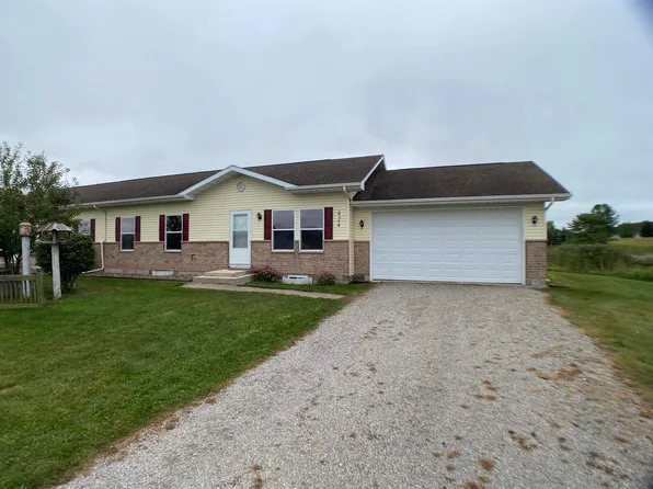 424 Gator Ln, Cecil, WI 54111