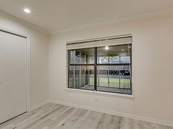 4th image of 4602 Miramar Dr