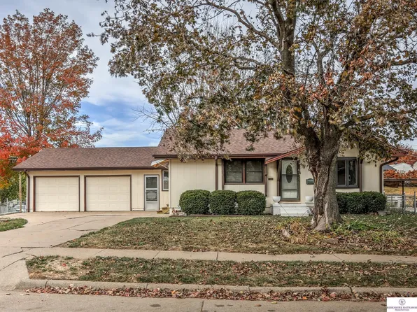 4880 S 53rd St, Omaha, NE 68117