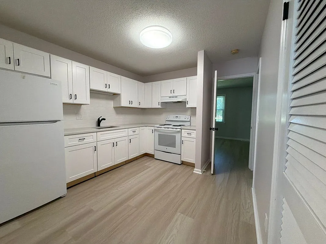 1 bed, 1.0 bath, 640 sqft, $1,800 — Photo 4