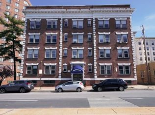 307 Dolphin - Hampton Court, Baltimore, MD 21217