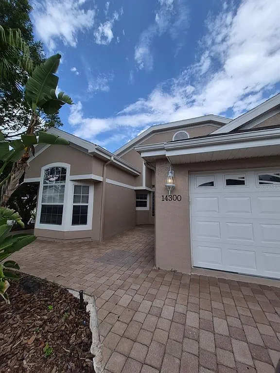 3 bed, 2.5 bath, 1910 sqft, $2,850 — Photo 3