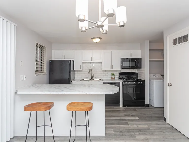 Coventry Court Townhomes — Photo 25