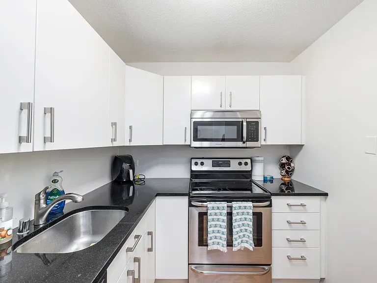 405 N Wabash Ave #405 — Photo 3