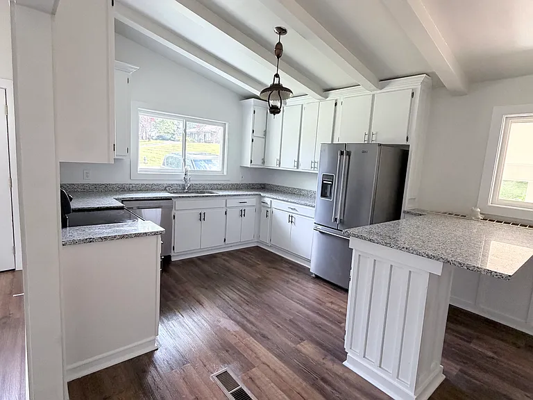 117 Diane Ln — Photo 3