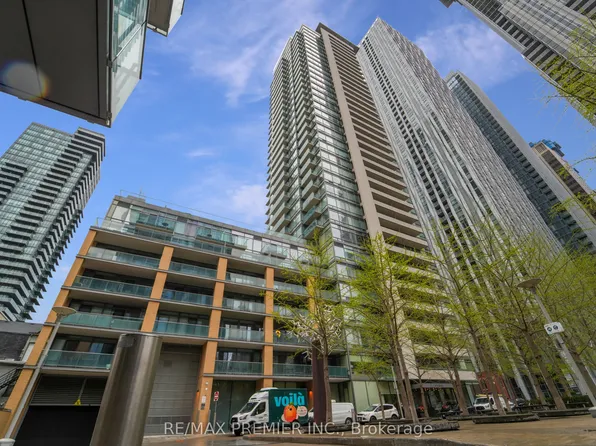 18 Yorkville Ave, Toronto, ON