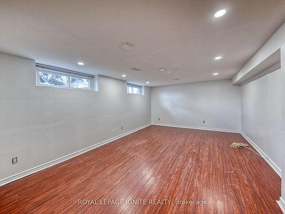 3rd image of 733 Lublin Ave