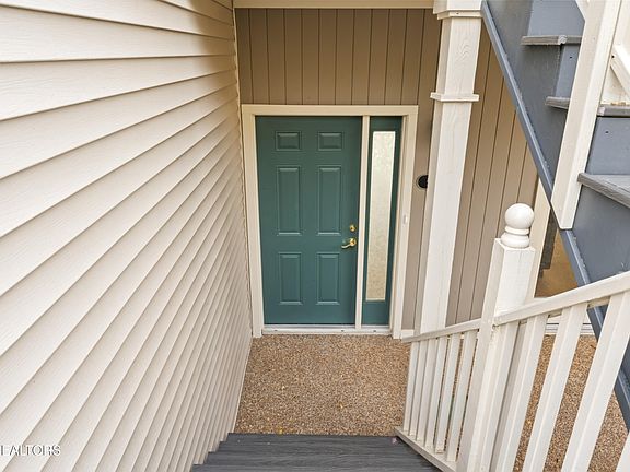 4th image of 548 Riverfront Way