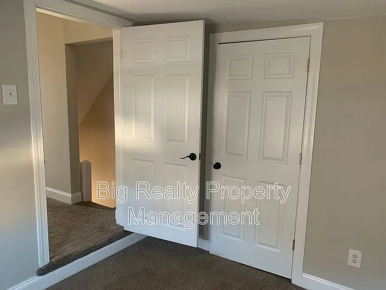 457 Walnut St — Photo 9