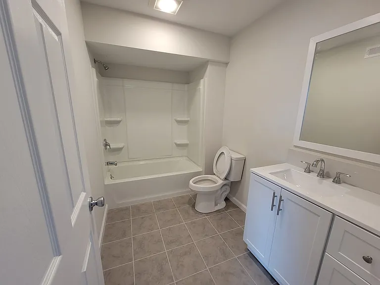 170 Farmington Ave #2 — Photo 26