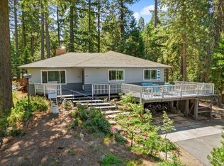 2209 Davis Place Rd, Mount Shasta, CA 96067