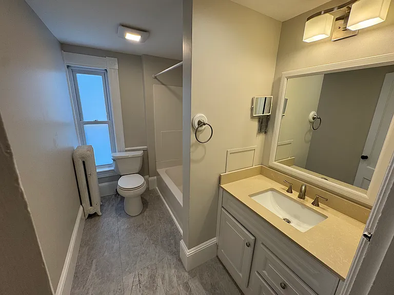 2nd floor full bath