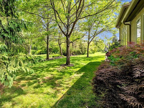4th image of 6991 Carroll Cir #32