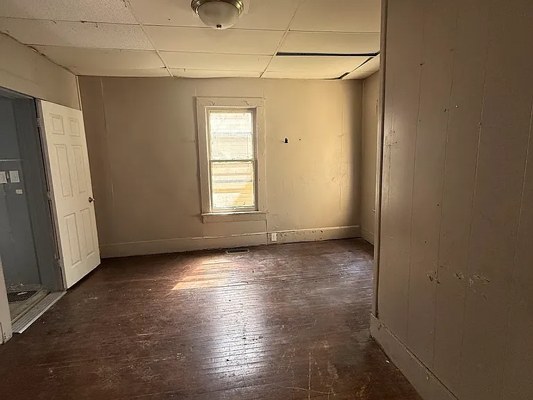 1344 E Condit St — Photo 13