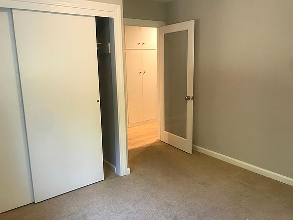 2nd bedroom (prior to carpet replacement)