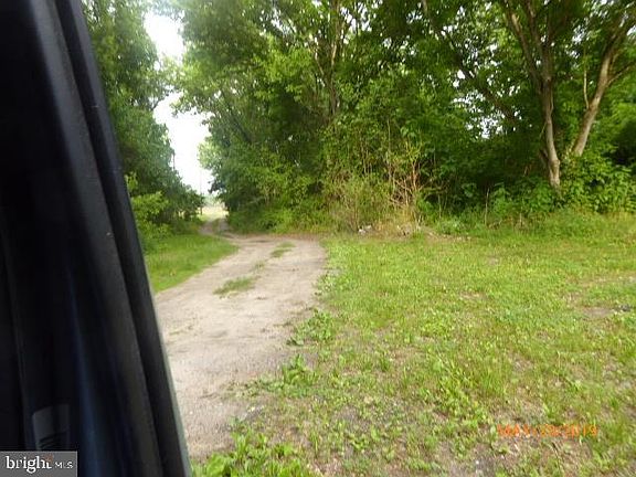 4th image of 509 Tuxedo Ln