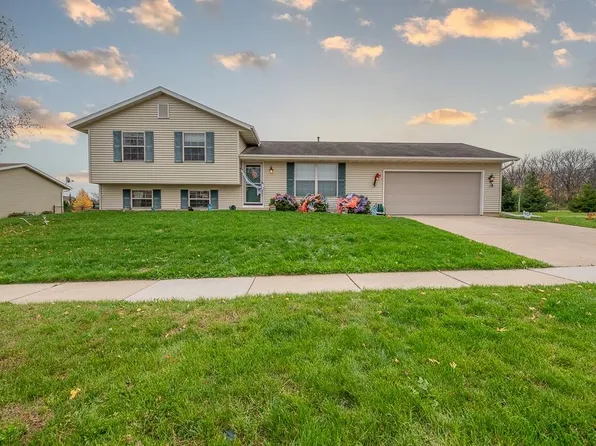 105 Orchard St, Edgerton, WI 53534