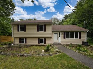8 Overledge Dr, Derry, NH 03038