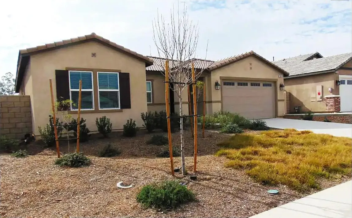 4 bed, 6098 sqft, $3,800 — Photo 1