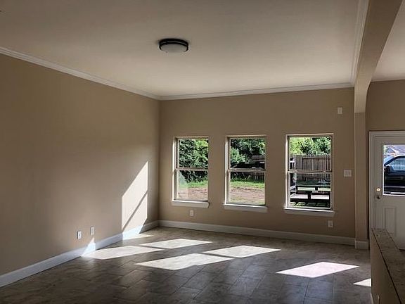 5th image of 18234 Willow Edge Dr