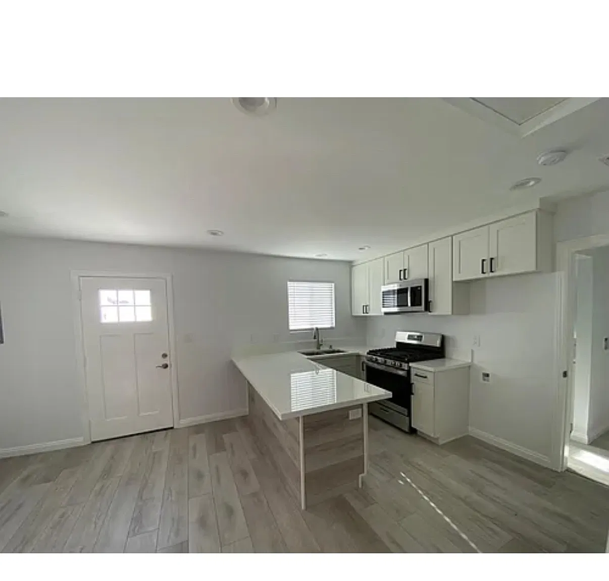 9131 Carl Ln — Photo 1