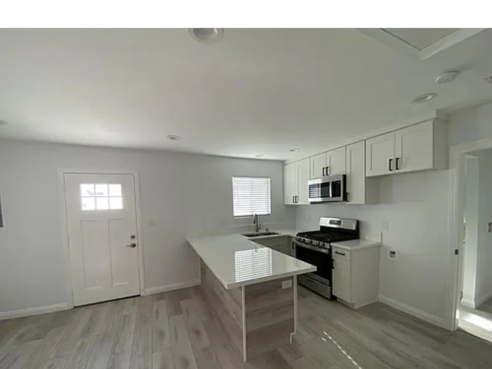 9131 Carl Ln #2