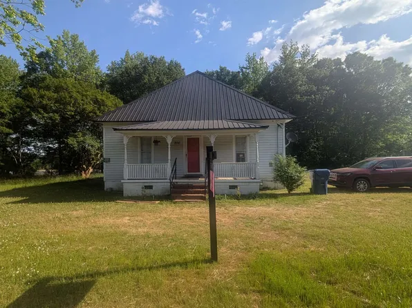 200 Poole St, Woodruff, SC 29388