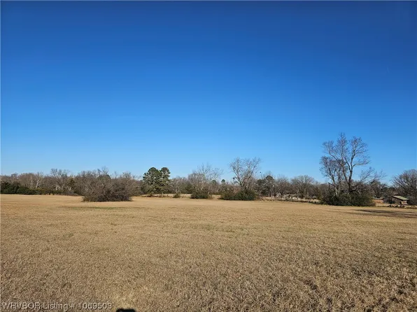 N 3rd St, Paris, AR 72855