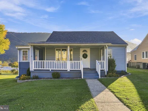 13406 Pershing St, Cumberland, MD 21502