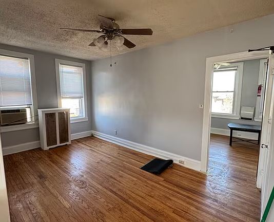 3rd image of 628 Wynnewood Rd Floor 3