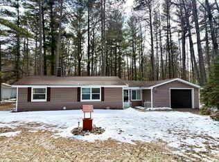 4019 E Higgins Lake Dr, Roscommon, MI