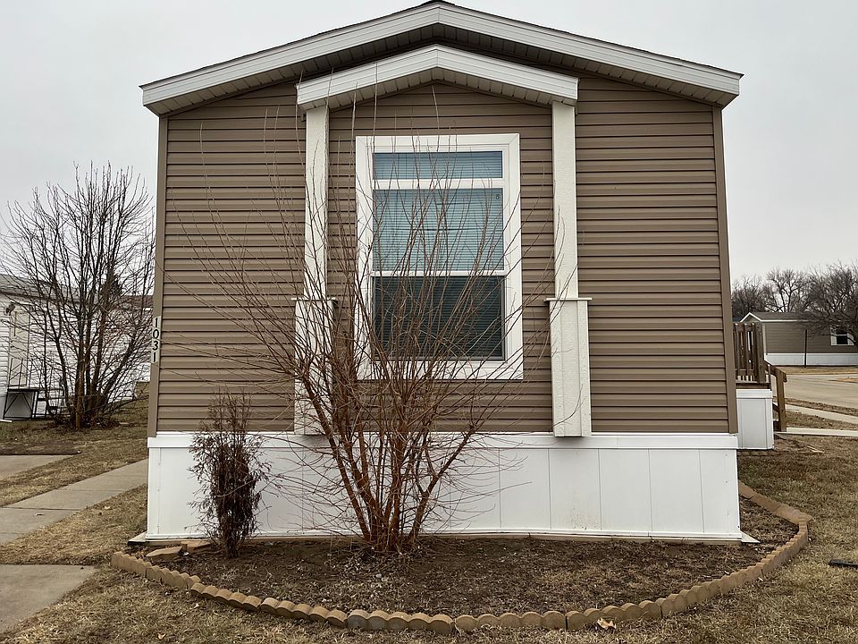 1st image of 1440 W Plum #226