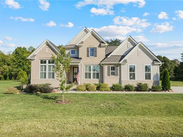 6715 Honeycutt Reserve Dr, Oak Ridge, NC 27310