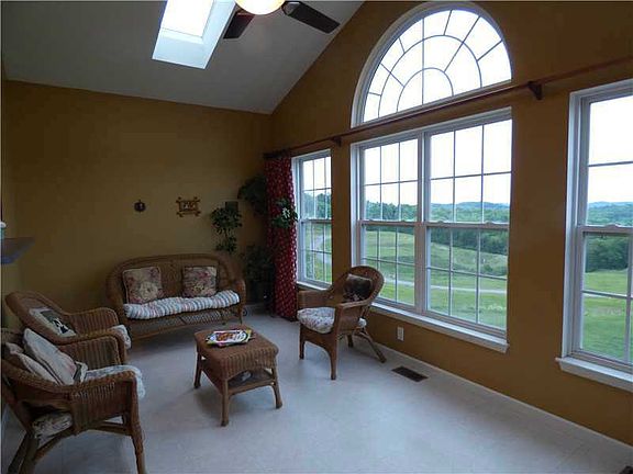 3rd image of 4411 Grandview Dr
