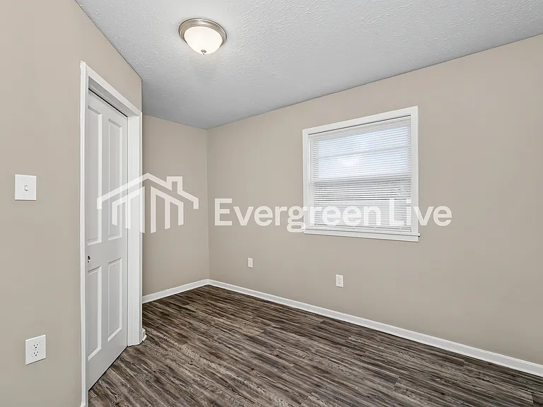 126 Leland St — Photo 12