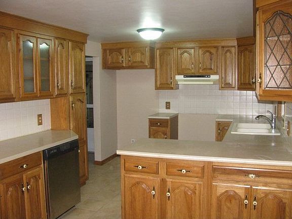 3rd image of 1152 Crestview Dr