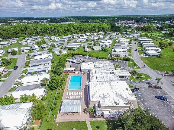 4th image of 5740 Holiday Park Blvd