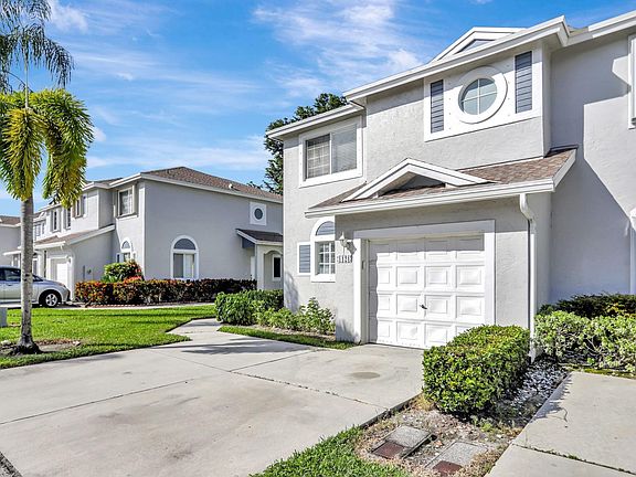 3rd image of 1121 SW 44th Way #1121
