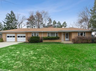 244 E Kathleen Dr, Park Ridge, IL 60068