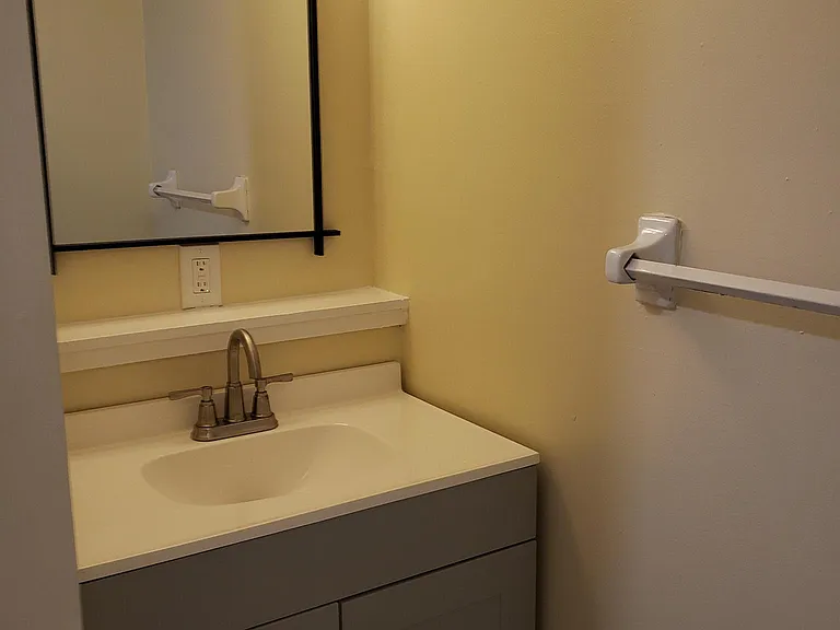 206 E Plymouth St #B — Photo 10
