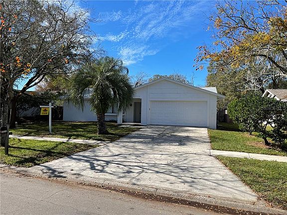 2nd image of 15718 Country Lake Dr