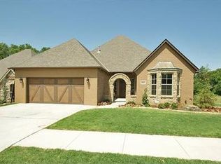 3317 Cheyenne Villas Cir, Edmond, OK 73013